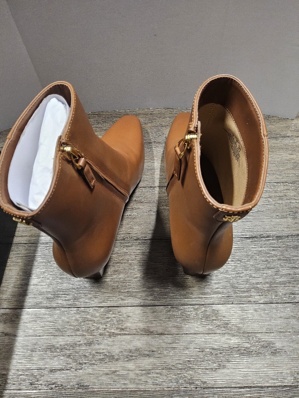 NWOT Lauren Ralph Lauren Size 9 Tan Leather Ankle Zip Boots - Picture 5 of 11